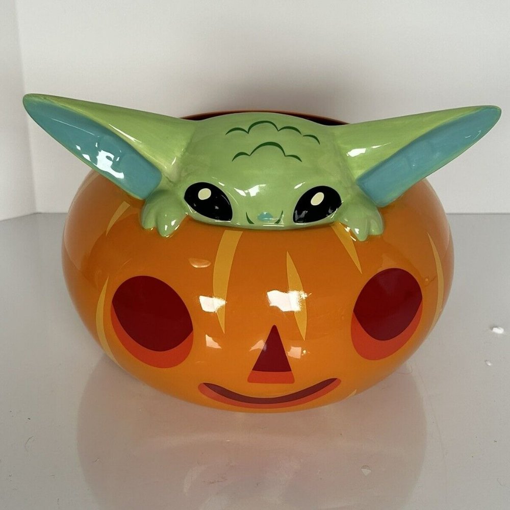 New Disney Park The Mandalorian The Child Grogu Halloween Pumpkin Bowl Star Wars